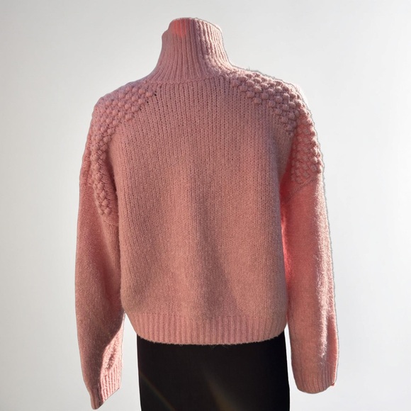 Free People Funnel Neck Pink Knit Sweater Popcorn Cropped Fit Size Medium - Picture 5 of 8
